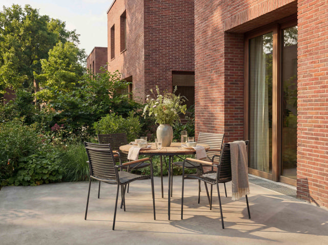 Ellen & Mood Classic sæt - bord Ø110 & fire stole - antracit